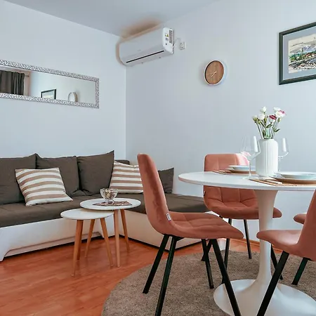 Appartement Ag Residence, Old