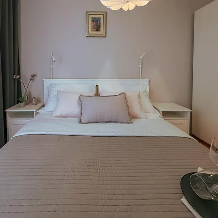 Ag Residence, Old Apartament