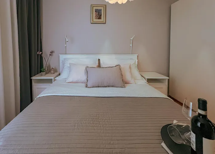 Ag Residence, Old アパート